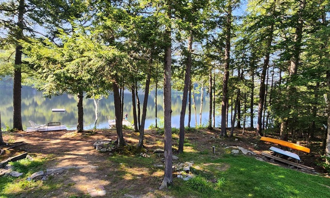 Mount Vernon Casa | Modern 4 BR Waterfront Lake House, beautiful Belgrade Lakes Area, Mt. Vernon, ME