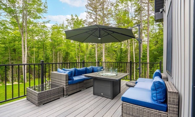 Sunday River Area Casa | Modern 4BD Sunday River Chalet HotTub & GameRm