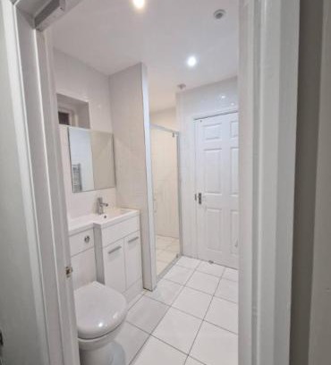 Braintree Casa | Modern 4Bed Contractor Home