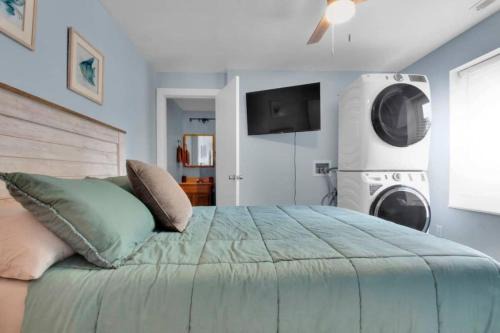 Bloomington Casa | Modern 4BR House in Bloomington