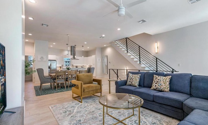 Mid-City Casa | Modern 4BR Townhouse in Bienville Villas