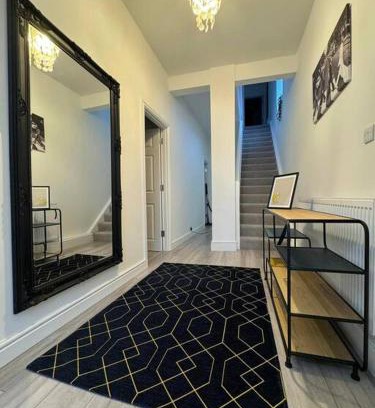 Canning Town North Casa | Modern 5 Bed near ExCel -Big Ben
