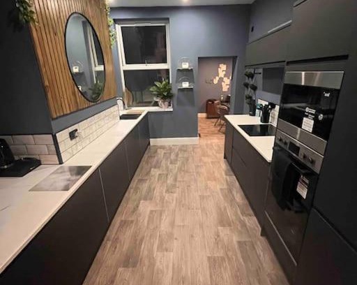 Colwyn Bay Casa | Modern 5 Bedroom Terraced Luxurious House