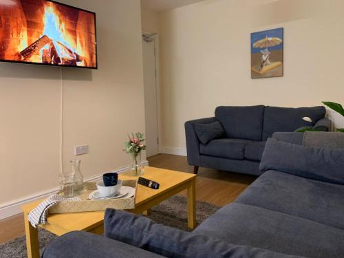 Birmingham Apartamento | Modern 6-Bed-Groups-Contractors onsite Parking Vans-Cars