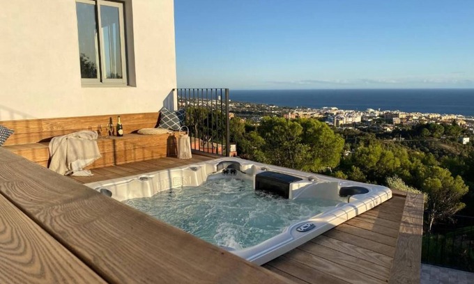 Marbella Casa | Moderna Villa en Marbella de 6 Habitaciones con vistas espectaculares