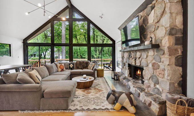 Fontana Casa | Modern A-Frame Cabin + Hot Tub + Golf Cart. Amenities Galore!