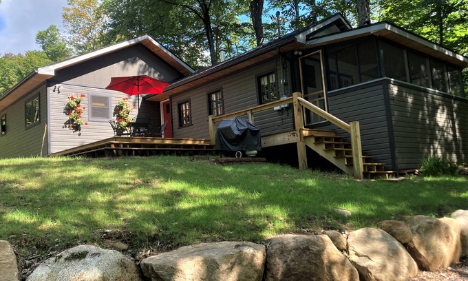 Old Forge Cabina | Modern ADK Cabin with Outdoor Sauna & Shower in Old Forge