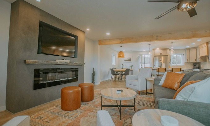 Alamedan Valley Casa | Modern Adobe Home with Hot Tub