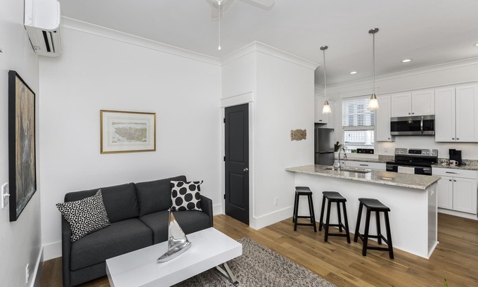 Harleston Village Casa | Modern Amenities in Historic Charleston's Harleston Village