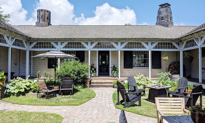 Fort Monmouth Cabaña | Vibrante casa costera con vista al río y playa 1. 5 m