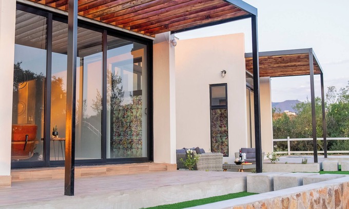 San Antonio de las Minas Casa | Hermosa casa nueva localizada en el corazon del Valle de Guadalupe