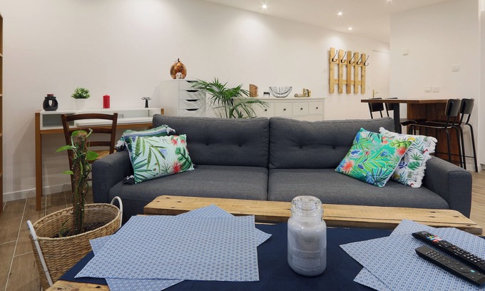 Notre-Dame-d'Oe Apartamento | Modern and bright apartment near Tours.