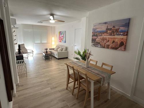 Distrito Noroeste Apartamento | Modern and Bright close to the Station