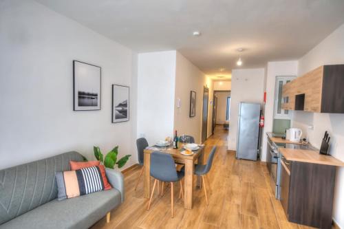 Pieta Apartamento | Modern and centrally located large one bedroom apartment KBON1-1