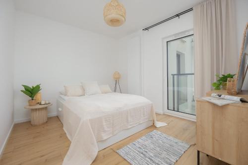 Nowa Praga Apartamento | Modern and Comfortable Studios with Smart TVs near PGE by Noclegi Renters
