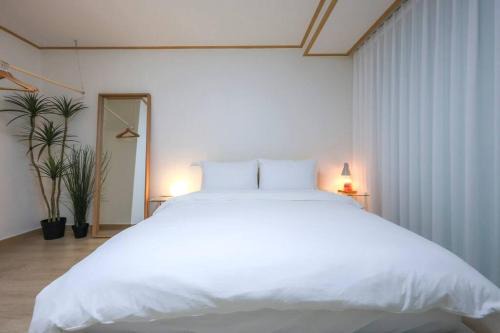 Yeonnam-dong Casa | Modern and Comfy House/Hongik St. Exit 2 10min