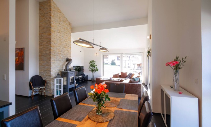 Triesenberg Apartamento | Ático moderno y acogedor de 5 habitaciones con una vista impresionante