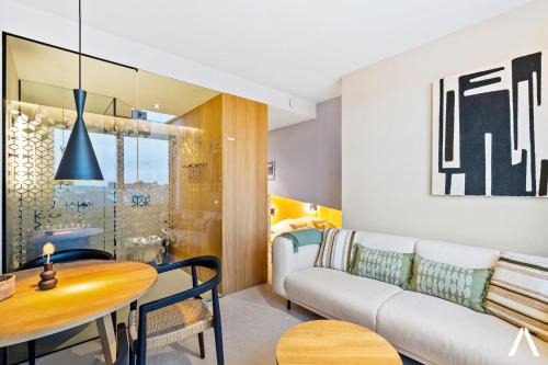 Hollerich Apartamento | Modern and Cozy Studio Retreat near the City