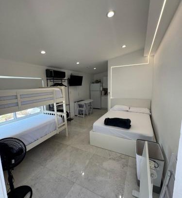 North Miami Beach Casa | Modern and cozy room