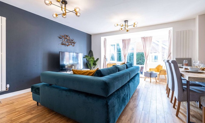 Newport Pagnell Apartamento | Moderna y espaciosa casa lejos de casa con 9 camas.