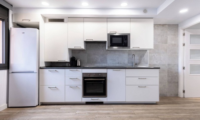 Porta Apartamento | Modern and spacious apartment well located