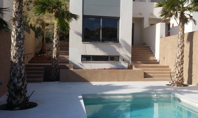 Las Negras Casa | Moderna y amplia casa con piscina en un entorno unico