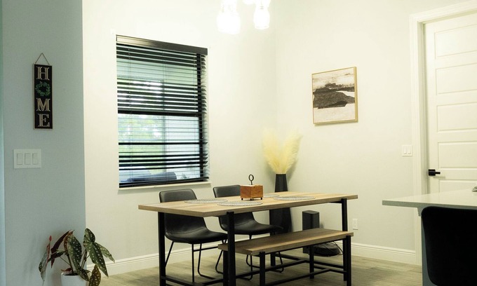 Buckingham Casa | Modern and spacious family home and all the little things that matter.
