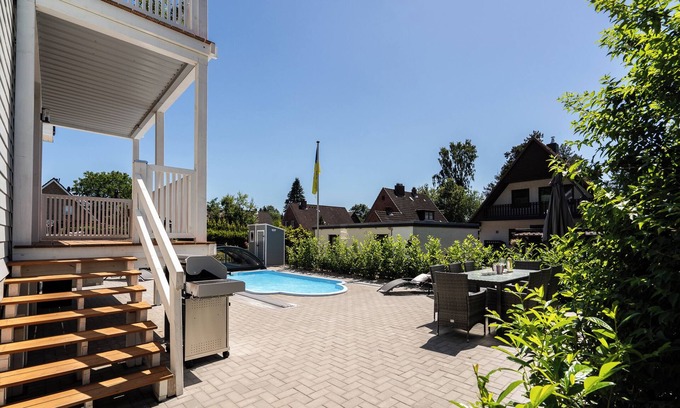 Alttechau Apartamento | Modern and spacious vacation apartment with heated pool and terrace near the Baltic Sea