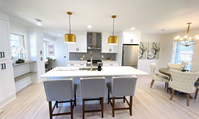 Alpharetta Casa | Modern and Stylish Creekside Retreat Home - Walk to Downtown