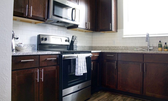 Briargate Apartamento | Modern Apartment in Prime Location (ID2044X40)