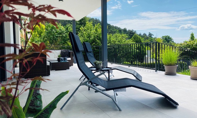 Vonyarcvashegy Apartamento | Modern apartment on Lake Balaton, Peter's Lucky Home Vonyarcvashegy