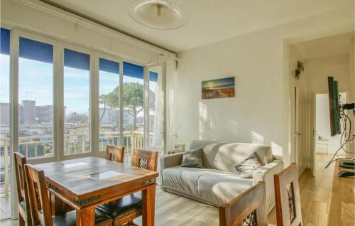 Lido degli Scacchi Apartamento | Modern apartment in Lido di Pomposa, 50 m² with balcony.