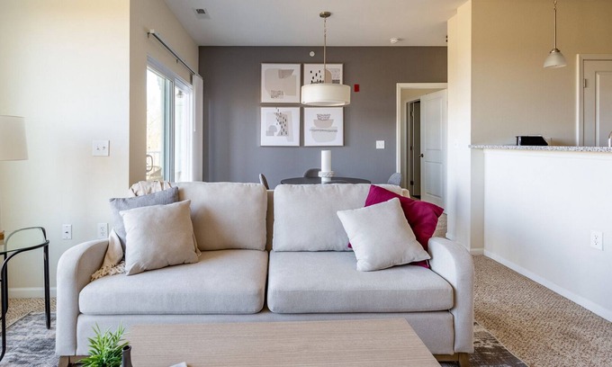 Acton Apartamento | Modern Apartment in Prime Location (ID8603X67)