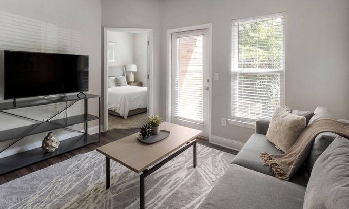 Johns Island Apartamento | Modern Apartment in Prime Location (ID3619X04)