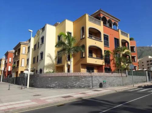 Adeje Apartamento | Modern Apartment in Adeje, 65 sqm, Year-Round Pool