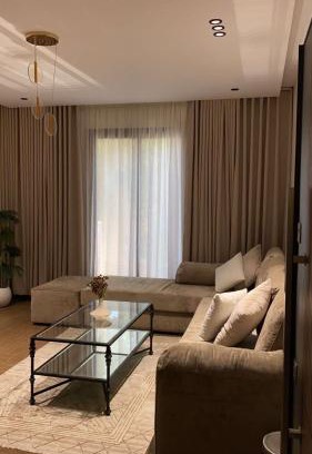Sari Street Apartamento | Modern Apartment In Ar Arawdah
