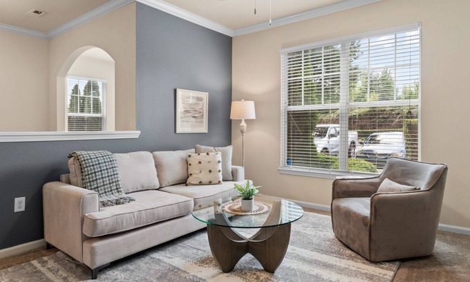 Mint Hill Apartamento | Modern Apartment in Prime Location (ID2615X3)