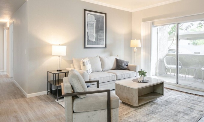 Tramonto Apartamento | Modern Apartment in Prime Location (ID4278)