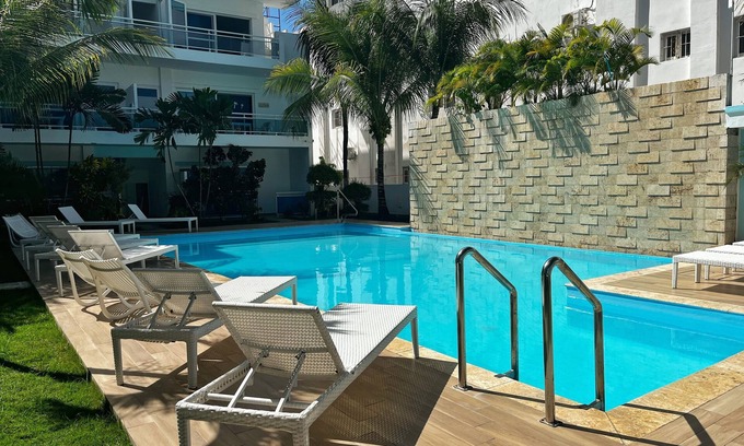 Los Melones Apartamento | Modern apartment in private residence with pool