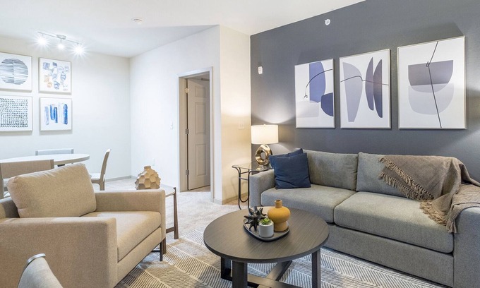 Shannon Apartamento | Modern Apartment in Prime Location (ID9312X29)