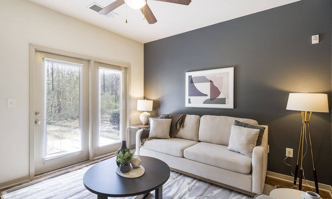 Shannon Apartamento | Modern Apartment in Prime Location (ID3558X97)
