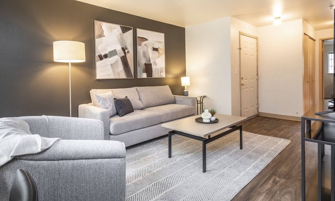 South Hill Apartamento | Modern Apartment in Prime Location (ID7026X30)