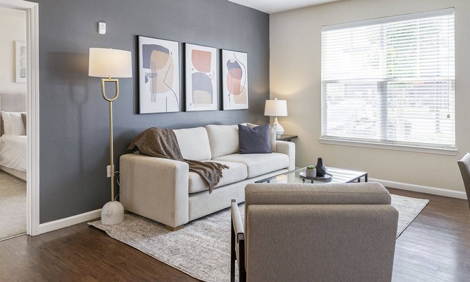 Fishers Apartamento | Modern Apartment in Prime Location (ID1196X495)