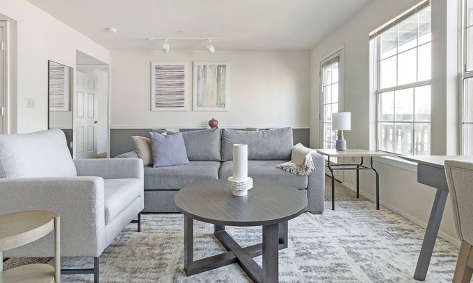 Greenwich Apartamento | Modern Apartment in Prime Location (ID7807X89)