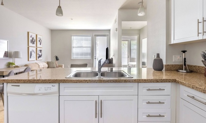 Oxnard Apartamento | Modern Apartment in Prime Location (ID2411X73)
