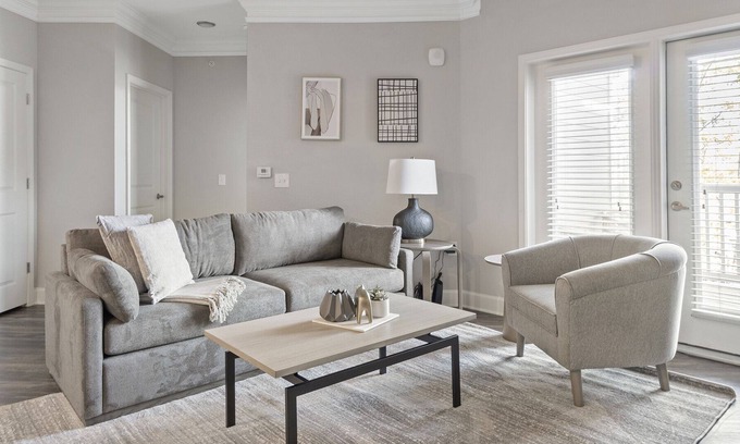 Cary Apartamento | Modern Apartment in Prime Location (ID6633X16)