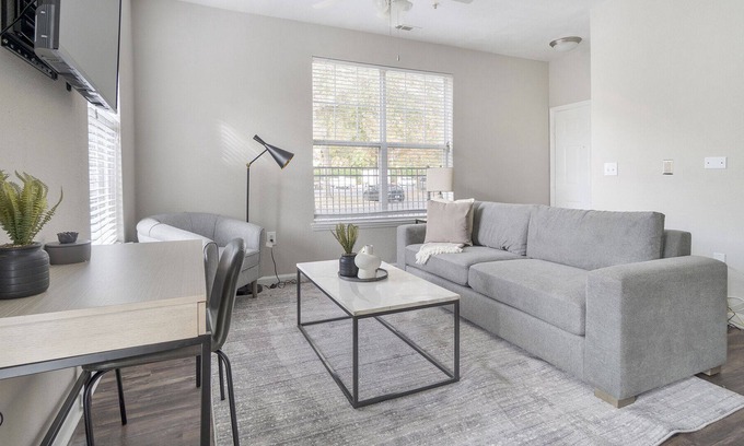 Apex Apartamento | Modern Apartment in Prime Location (ID1213X665)