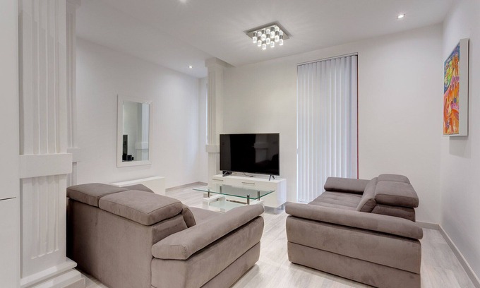 Tower Road Apartamento | Modern Apartment in the Centre of Sliema