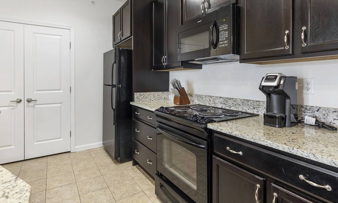 Chesapeake Apartamento | Modern Apartment in Prime Location (ID1388X013)