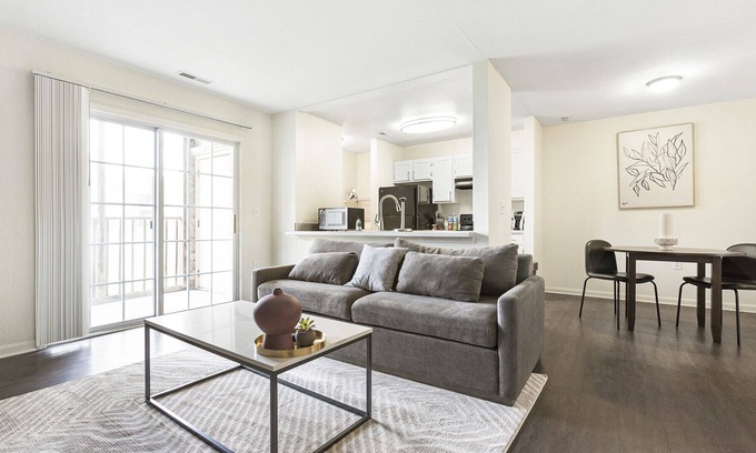 Fort Wayne Apartamento | Modern Apartment in Prime Location (ID8565X20)